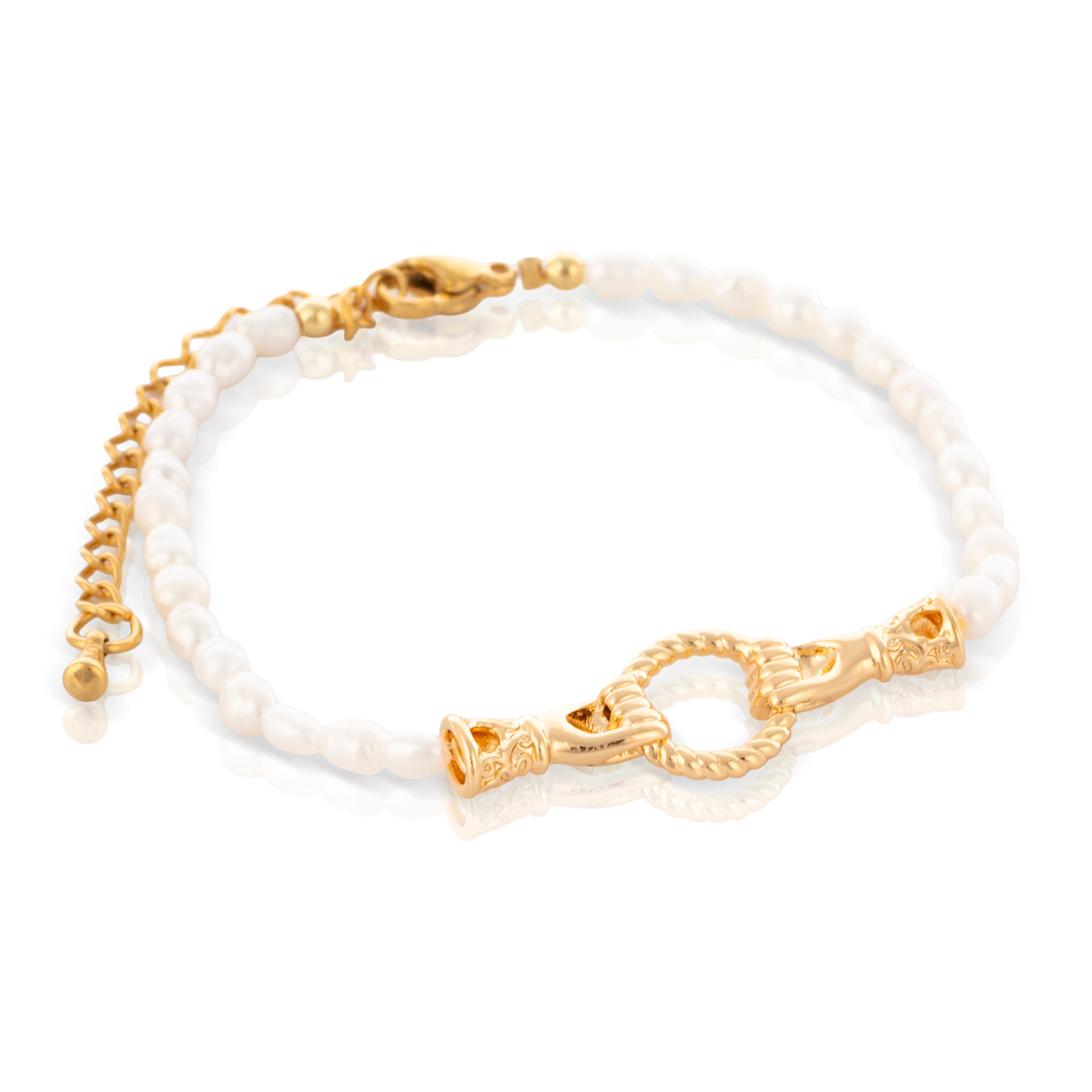 Fides Pulsera de perlas naturales con adorno central con diseño de anillo en manos y cierre de mosquetón.