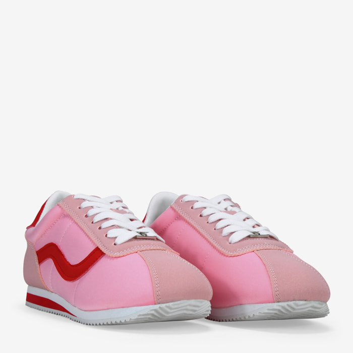 Zapatillas deportivas rosas con cordones