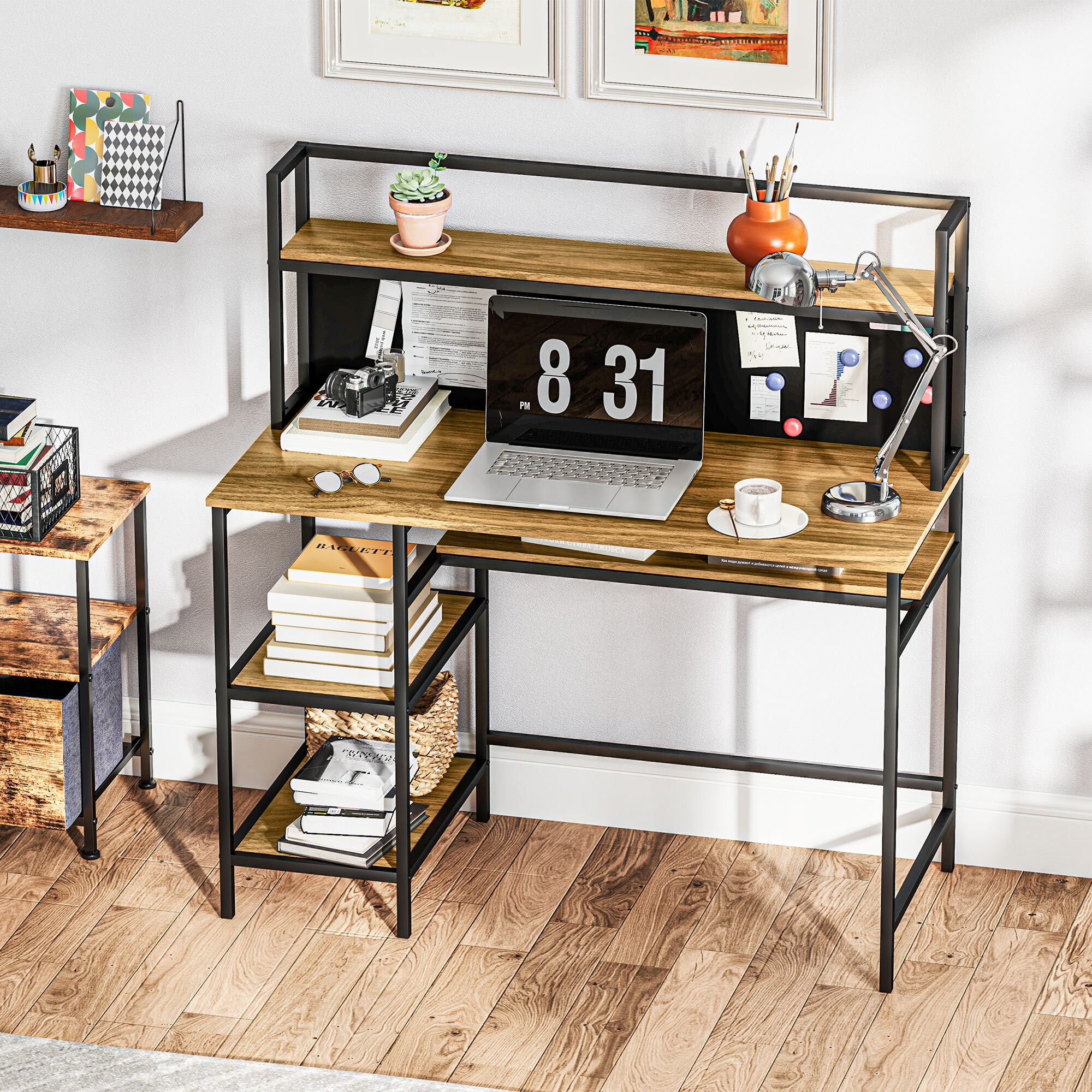 Bureau informatique design industriel 4 étagères grand plateau et panneau noir métal aspect bois