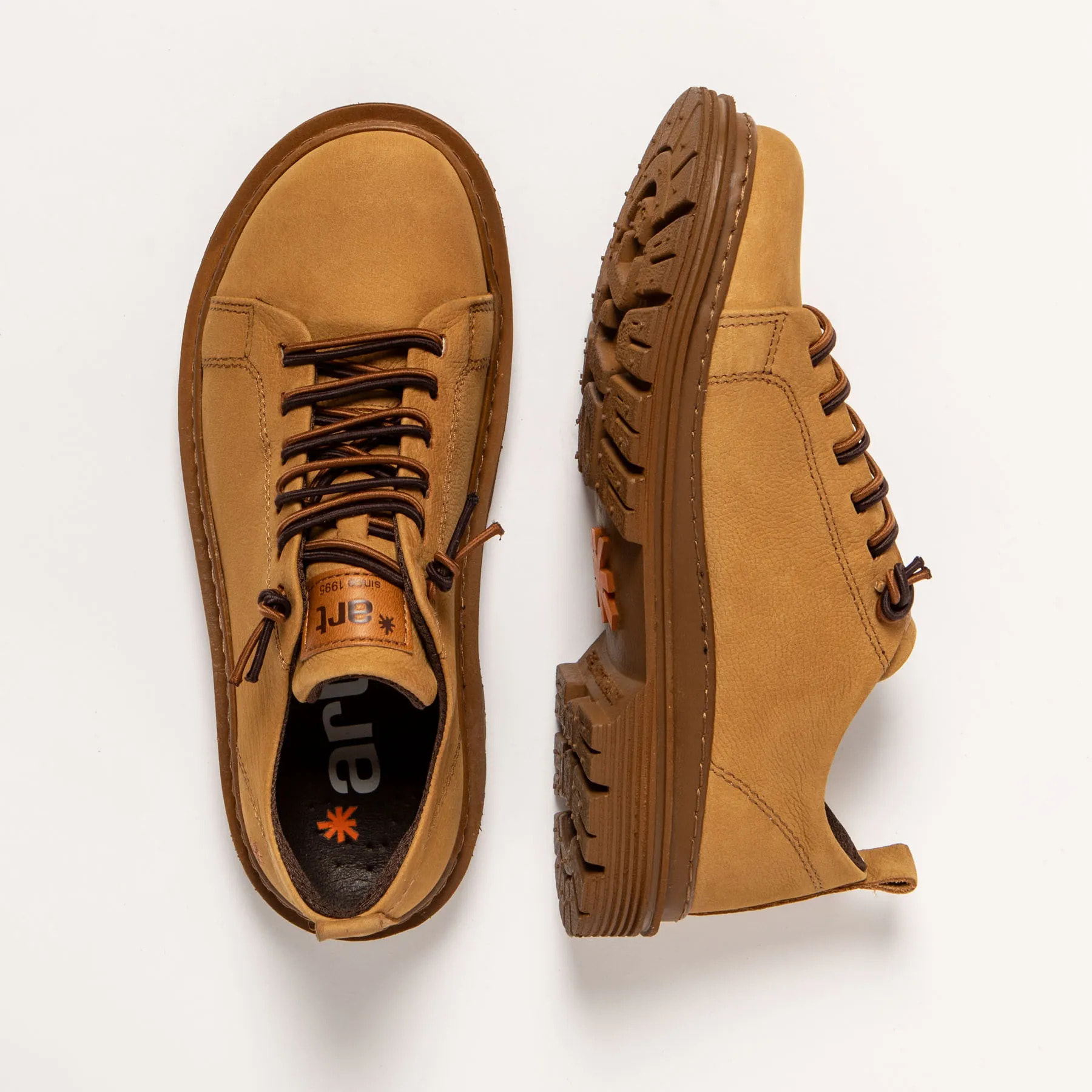 Zapatos 1897 NOBUCK KARAMEL/ BIRMINGHAM color Karamel