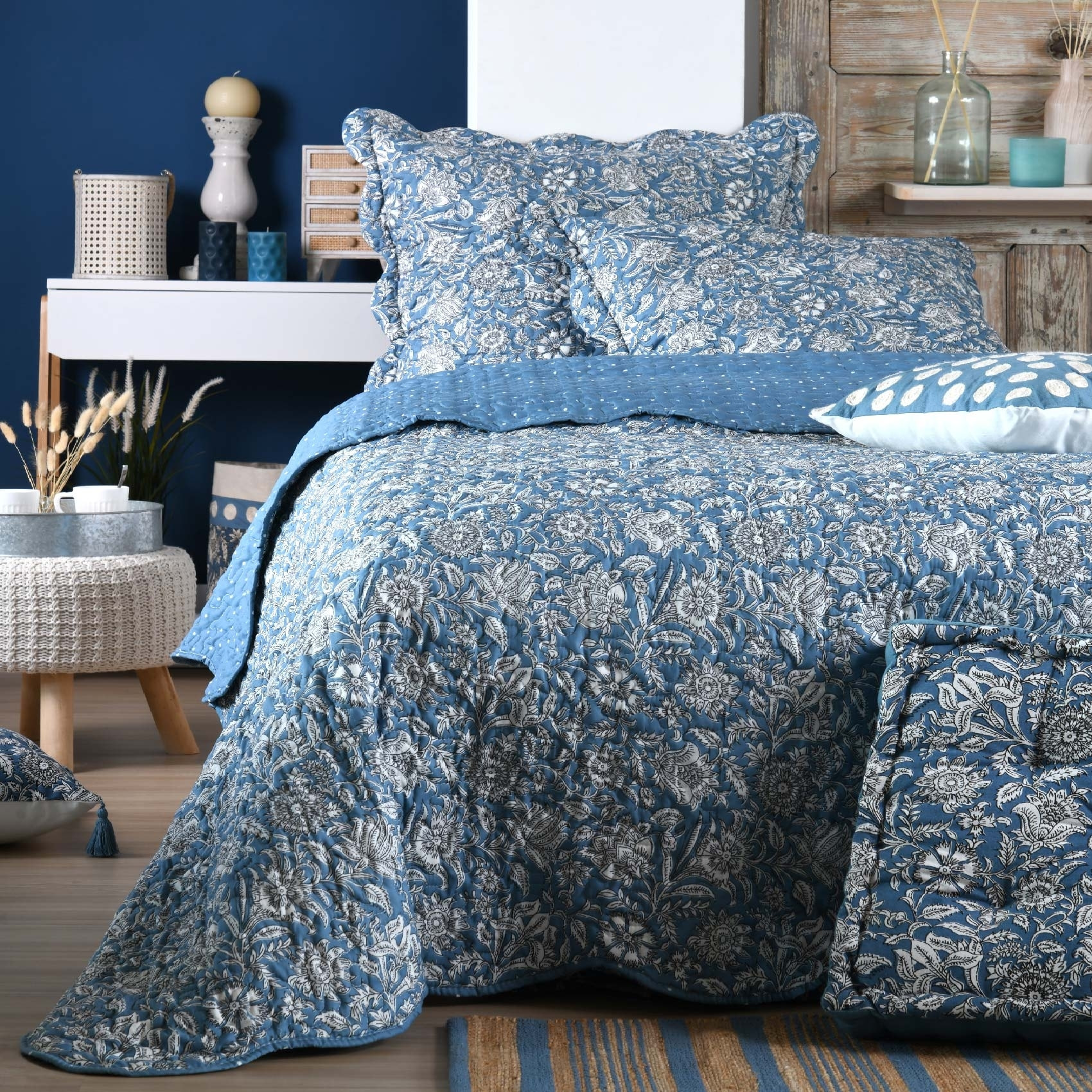 Ensemble réversible boutis et taies au style fleuri - Bleu