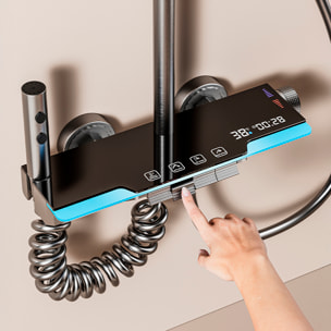 Juego de ducha completo 845 montado en pared. Con pantalla digital y múltiples modos de agua, con mezclador, iluminación ambiental y control preciso.