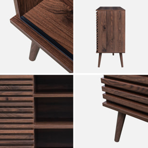 Buffet scandinave décor bois noyer avec 2 portes coulissantes rainurées et 4 étagères. buffet bas. L 140cm