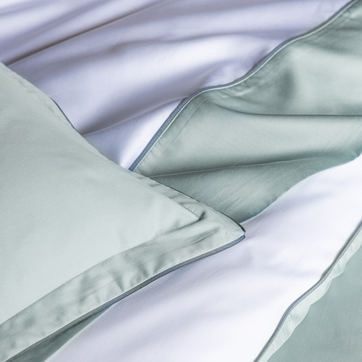 Housse de couette unie en satin de coton bio, NOBEL, Bleu baltique