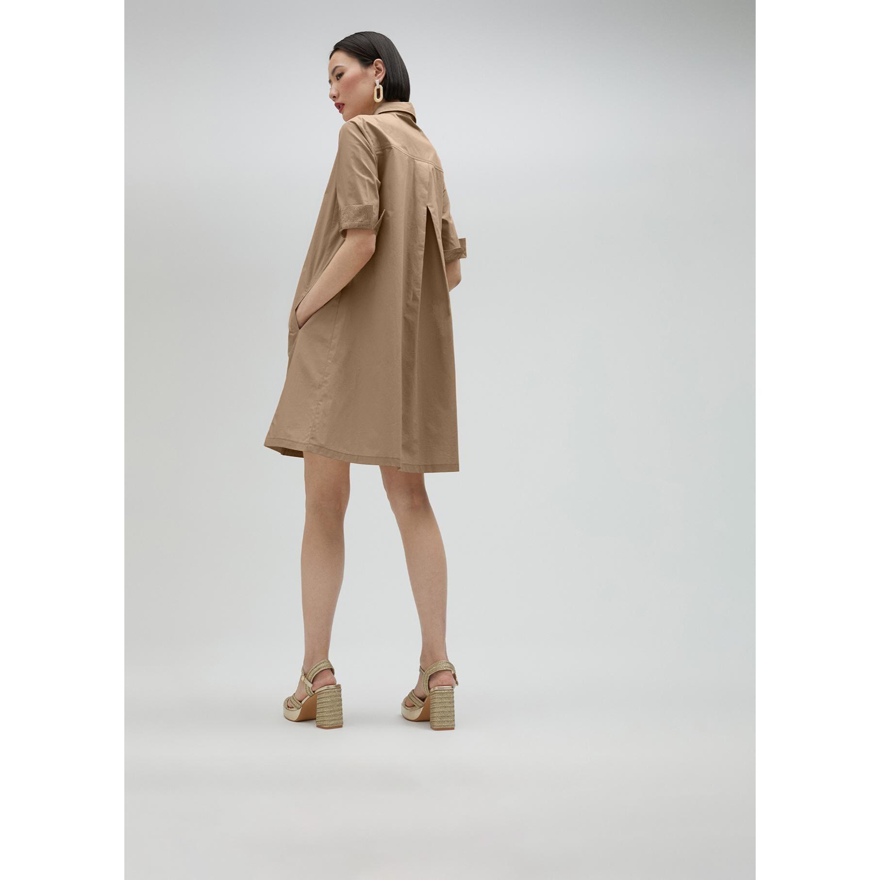 Vestito dettaglio strass sulle maniche