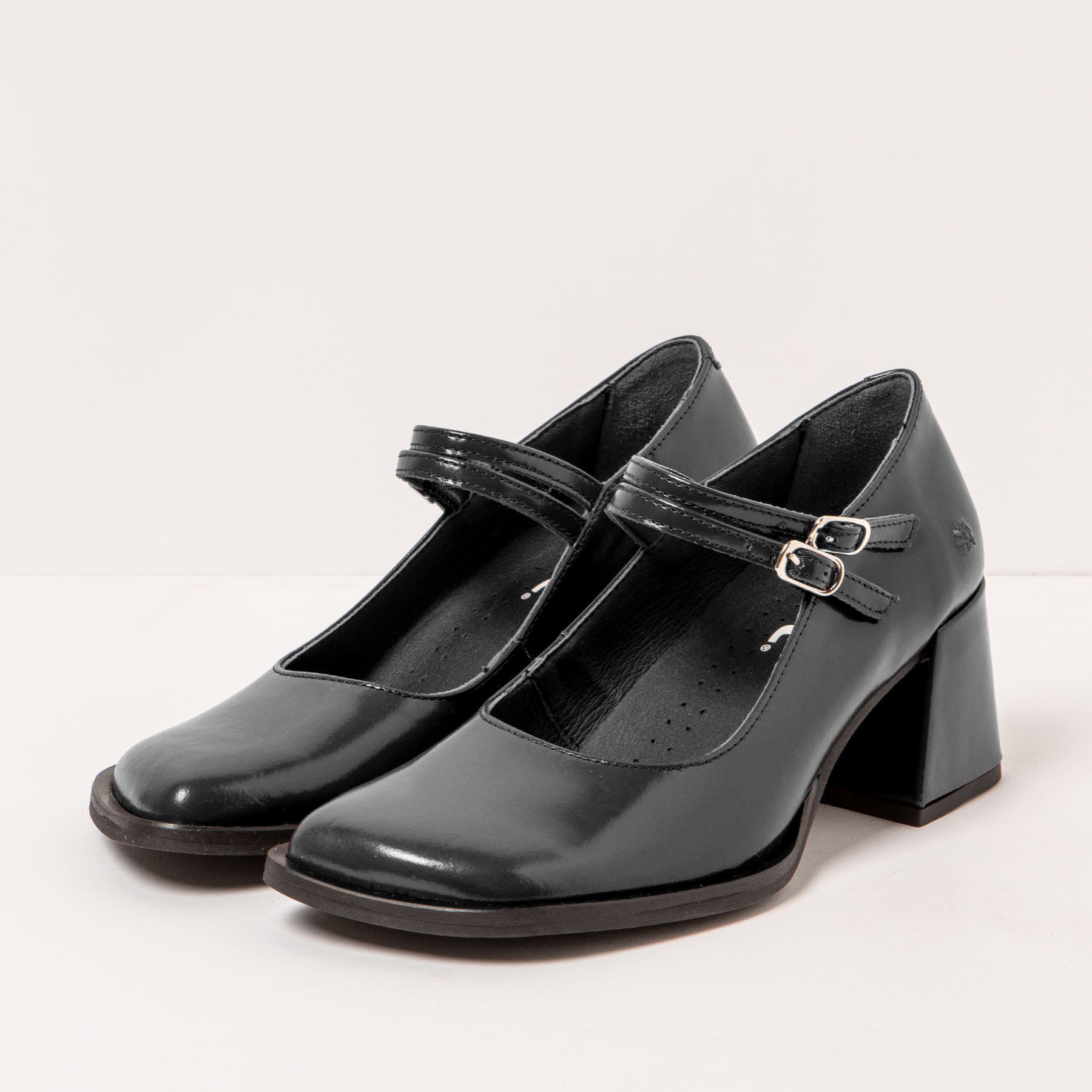 Zapatos 1704 NAPPA SHINNY BLACK / VERONA color Black