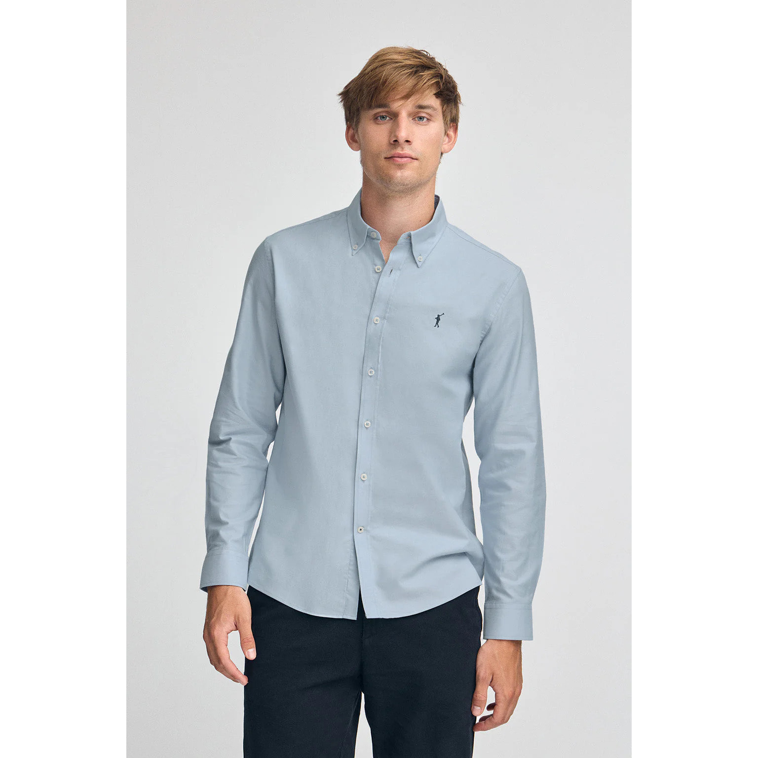 Pack hombre de dos camisas azul celeste y blanca de corte regular con logo Rigby Go