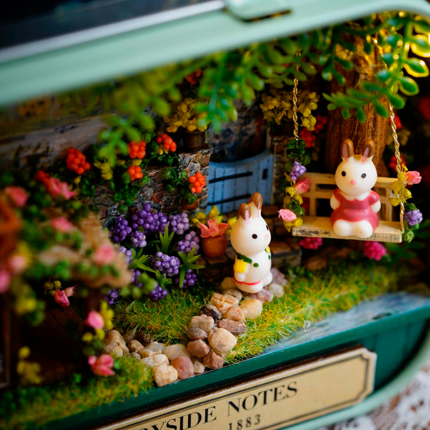 Diario del jardín. Maqueta 3D plegable, realista con gran detalle y luces led.