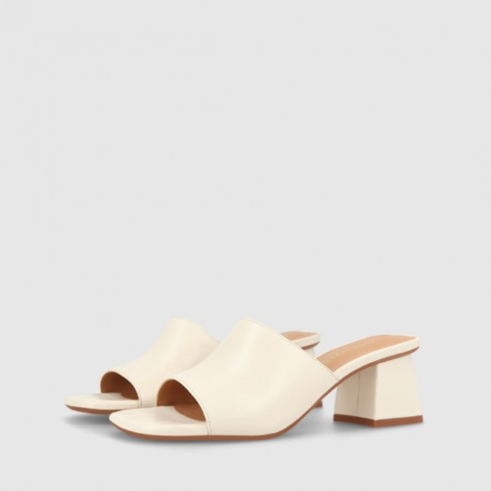 SANDALIAS BLANCAS MIL4291