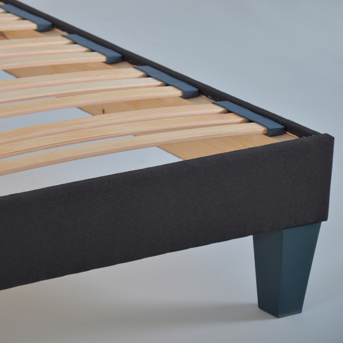 Sommier en Kit Tri-Lattes, Pin Massif & Tissu Gris Anthracite, Soutien Ferme, Montage Rapide