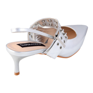 Decolletè in simil pelle con fascia borchiata