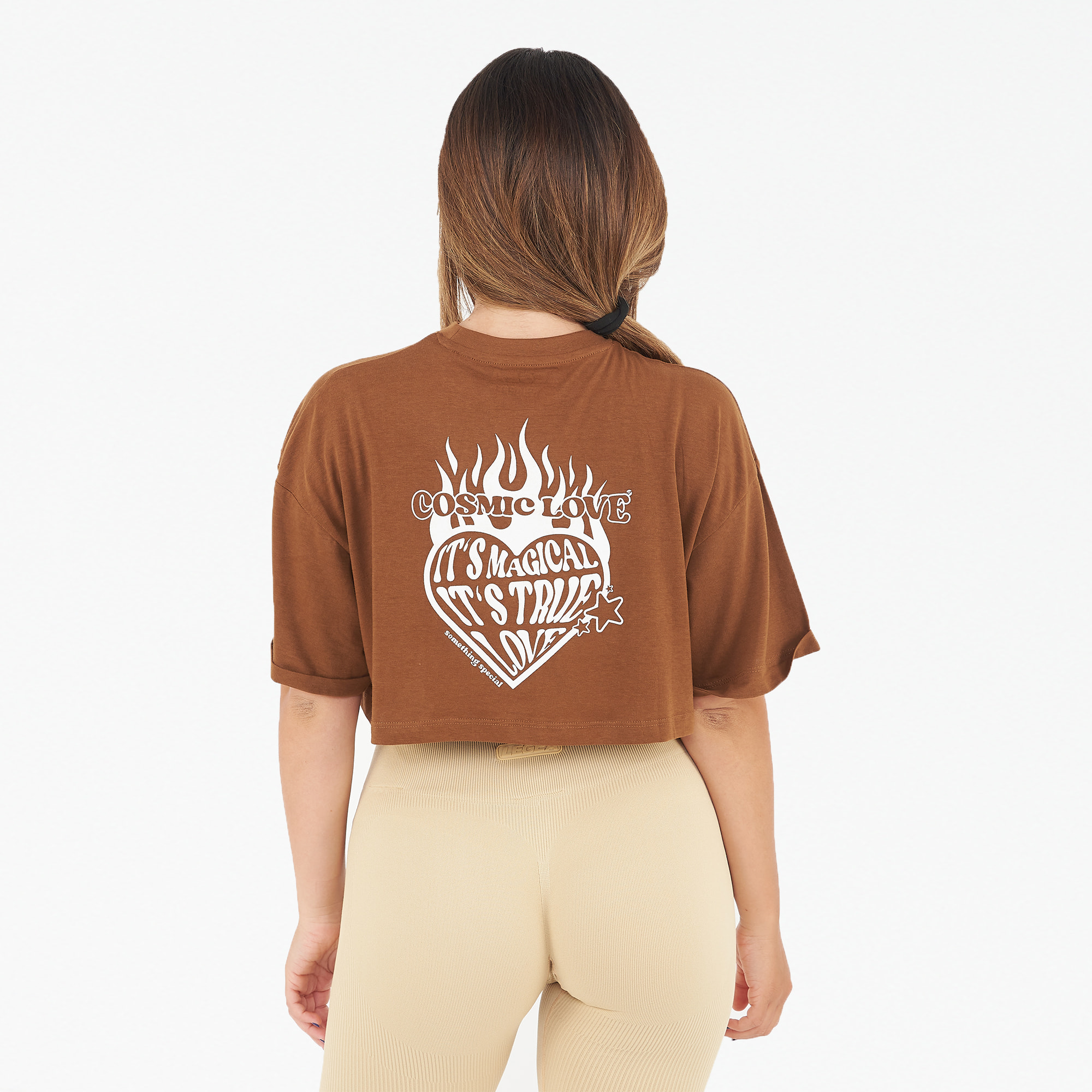 T-shirt crop top da donna COSMIC LOVE marrone