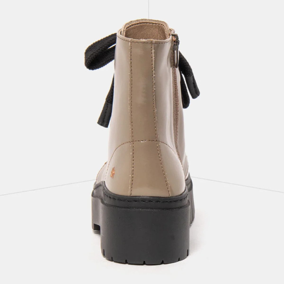 Botines 1799 NAPPA SHINNY TAUPE/ LEEDS color Taupe