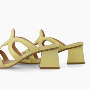 SANDALIAS AMARILLAS MIL5213-GO