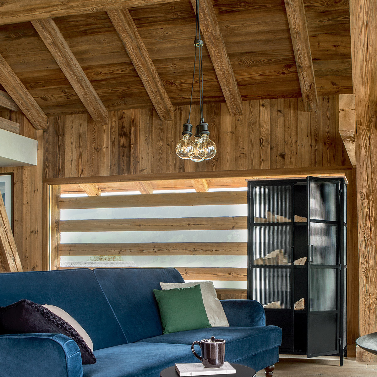 Ampoule LED "Globe" ambrée - filament droit E27 D10 cm