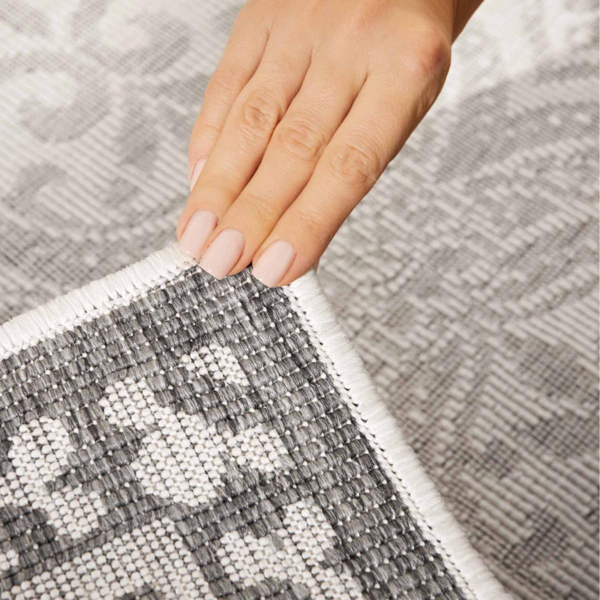 Tapis exterieur kilim oriental, structure robuste, anis