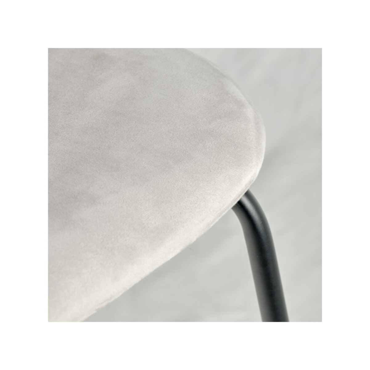 Chaise design en velours dossier capitonné - CLEA