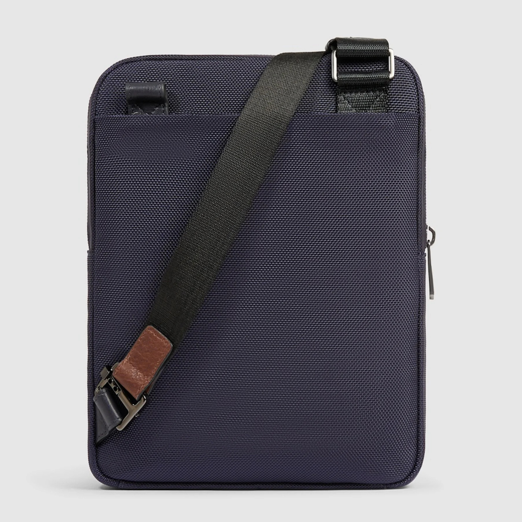Piquadro Borsello porta iPad® in tessuto riciclato e pelle con tasca per AirPods®