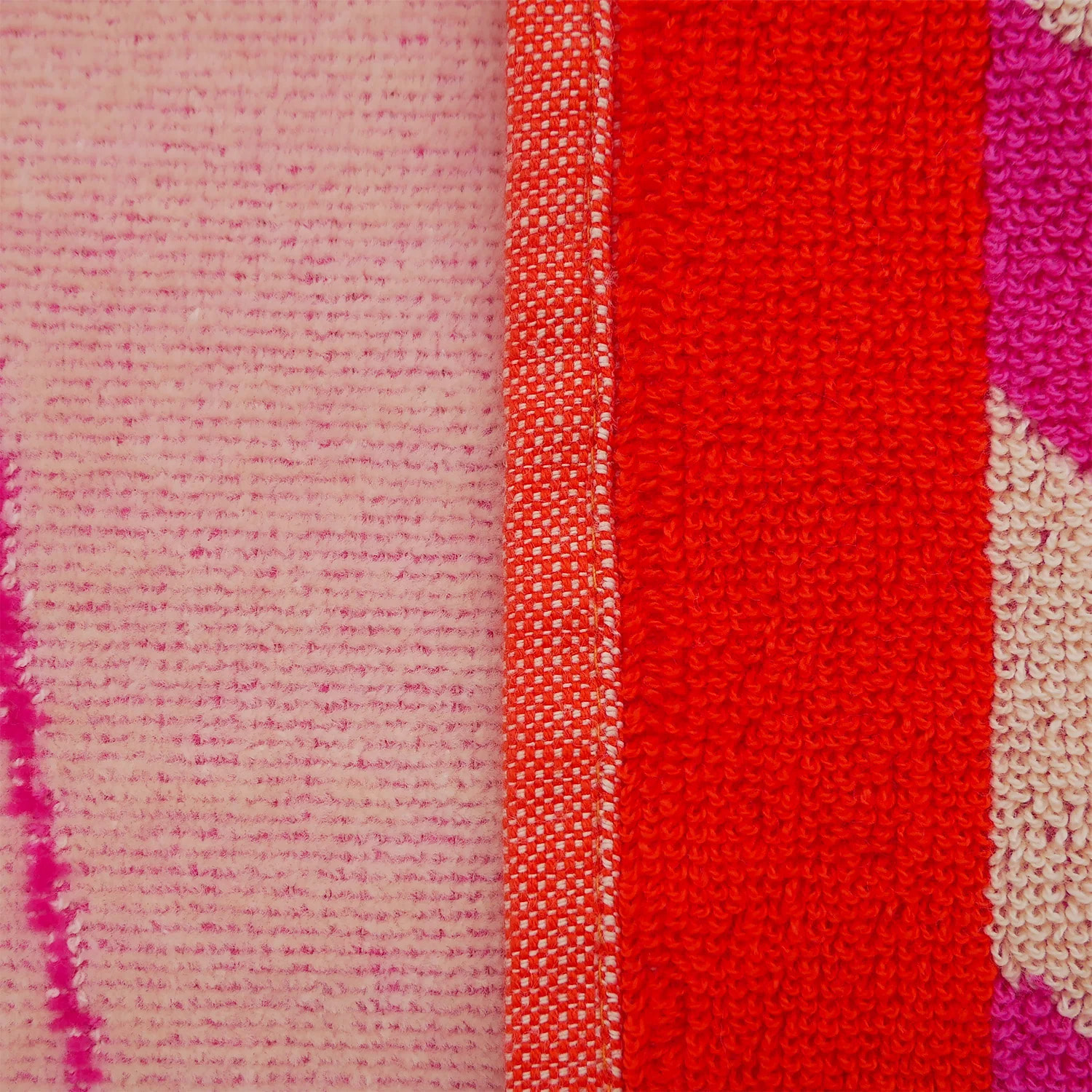 Serviette de plage éponge velours Jacquard Rose 100x175 470g/m² - Chincha