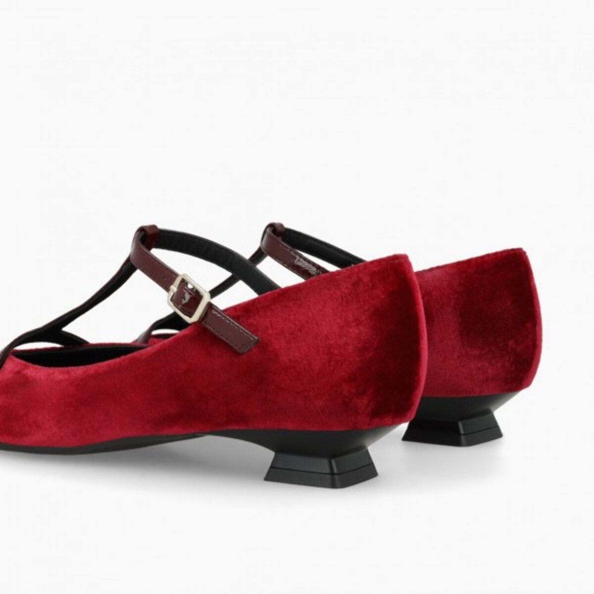 MERCEDITA ROJAS BED5526-TE