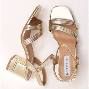 Sandali in simil pelle con tacco comodo