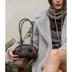 Bolso de hombro marrón con cremallera