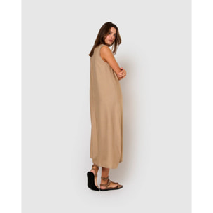 Vestido largo sin mangas fluido camel