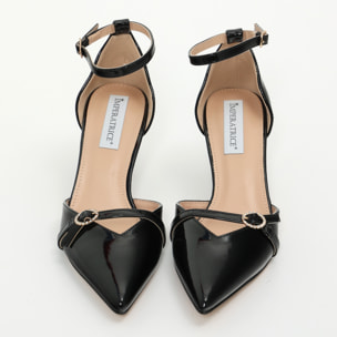 Sandali in simil pelle verniciata con tacco a rocchetto