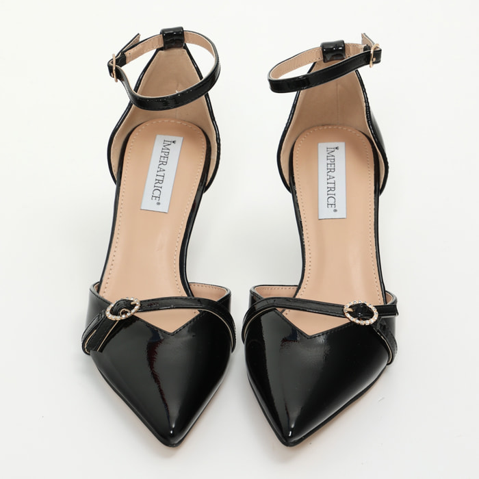 Sandali in simil pelle verniciata con tacco a rocchetto