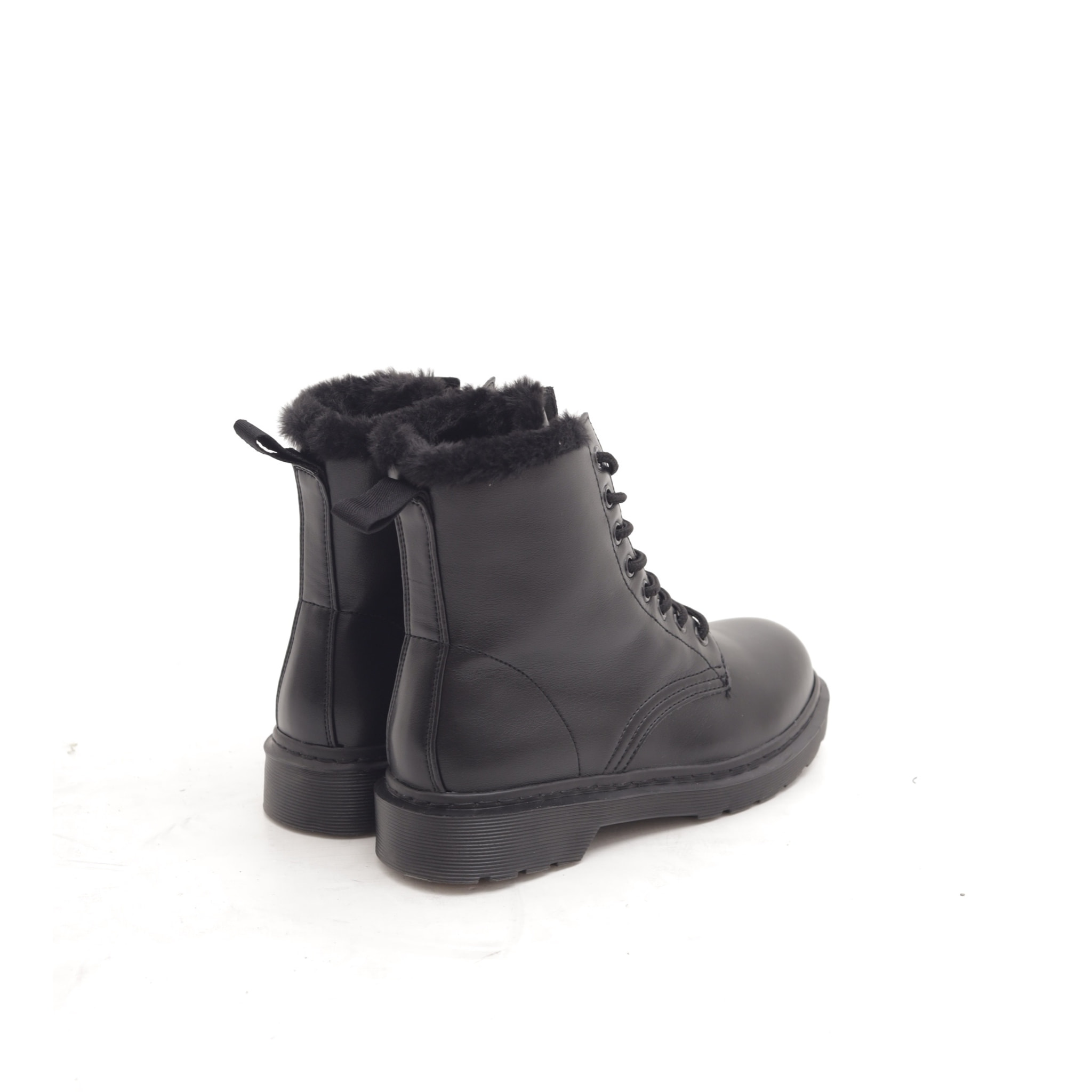 ANFIBIO 8 BUCHI FUR NERO