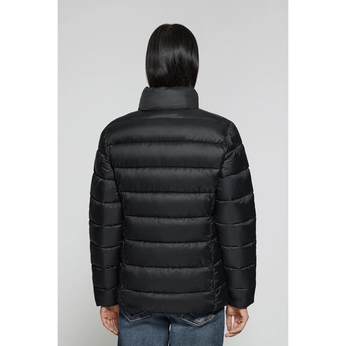 Chaqueta ultralight Susanne negra con bordado Rigby Go