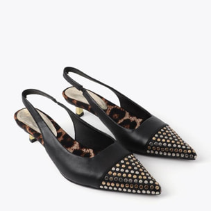 Scarpa con tacco scoperto e borchie miste