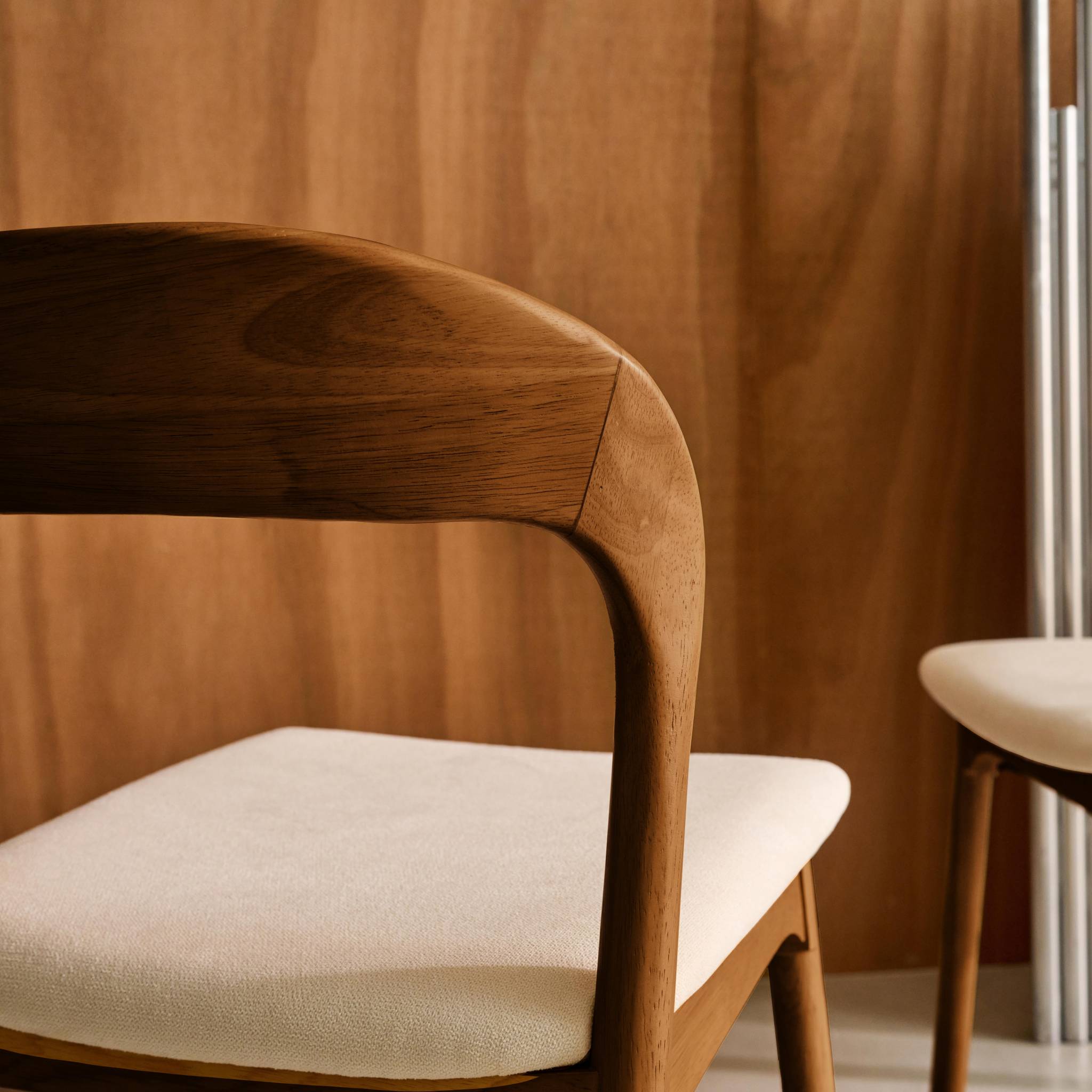Chaise vintage bois d'hévéa et tissu (lot de 2) ATHENA