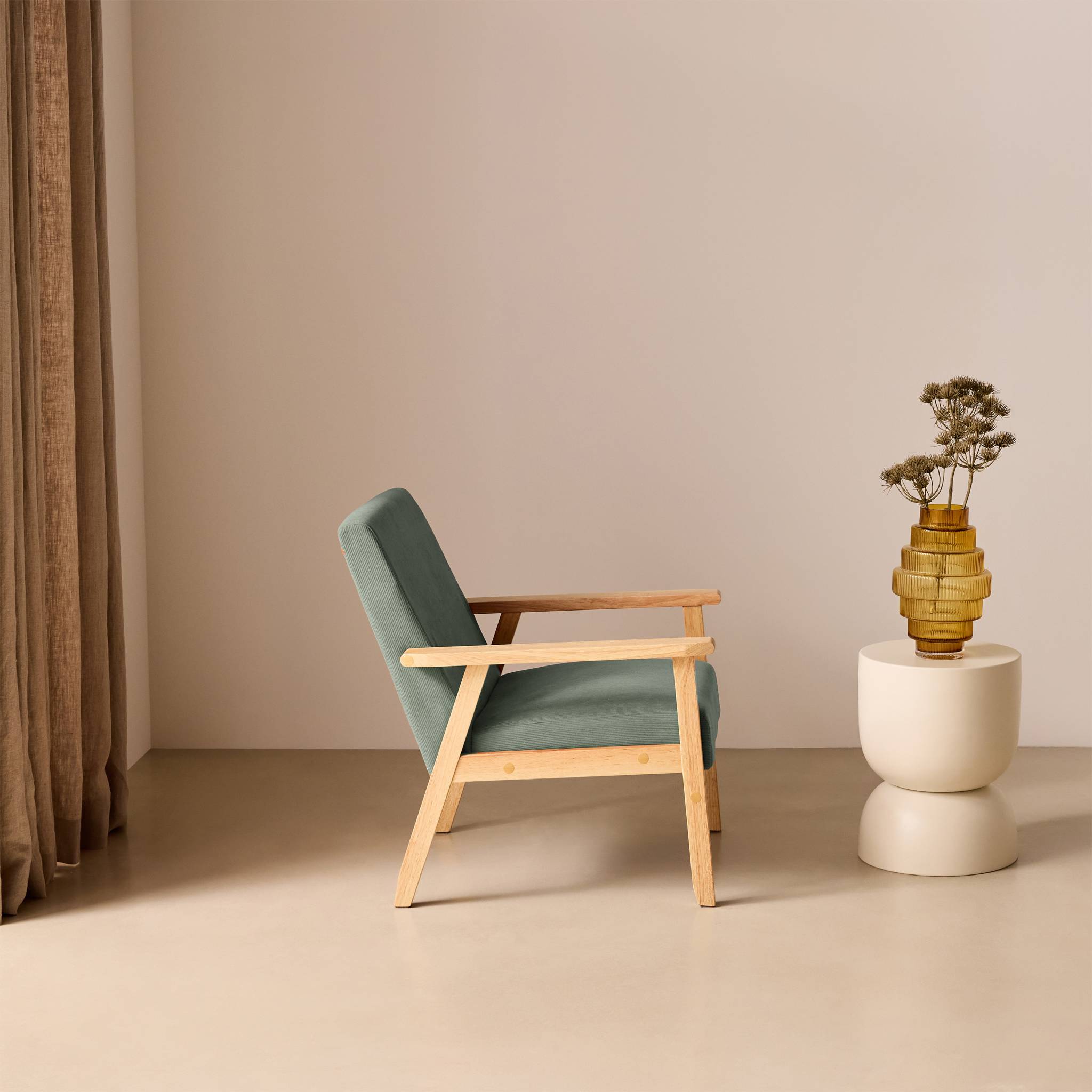 Fauteuil scandinave bois de peuplier, d'hévéa et velours côtelé ISAK