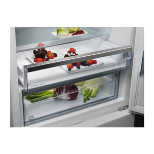 AEG Frigorífico combi de libre instalación Serie 6000 Inox Antihuellas de 192 cm ORC6M481EX