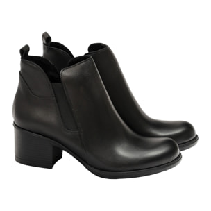 Tronchetto in vera pelle con tacco comodo e fascia elastica