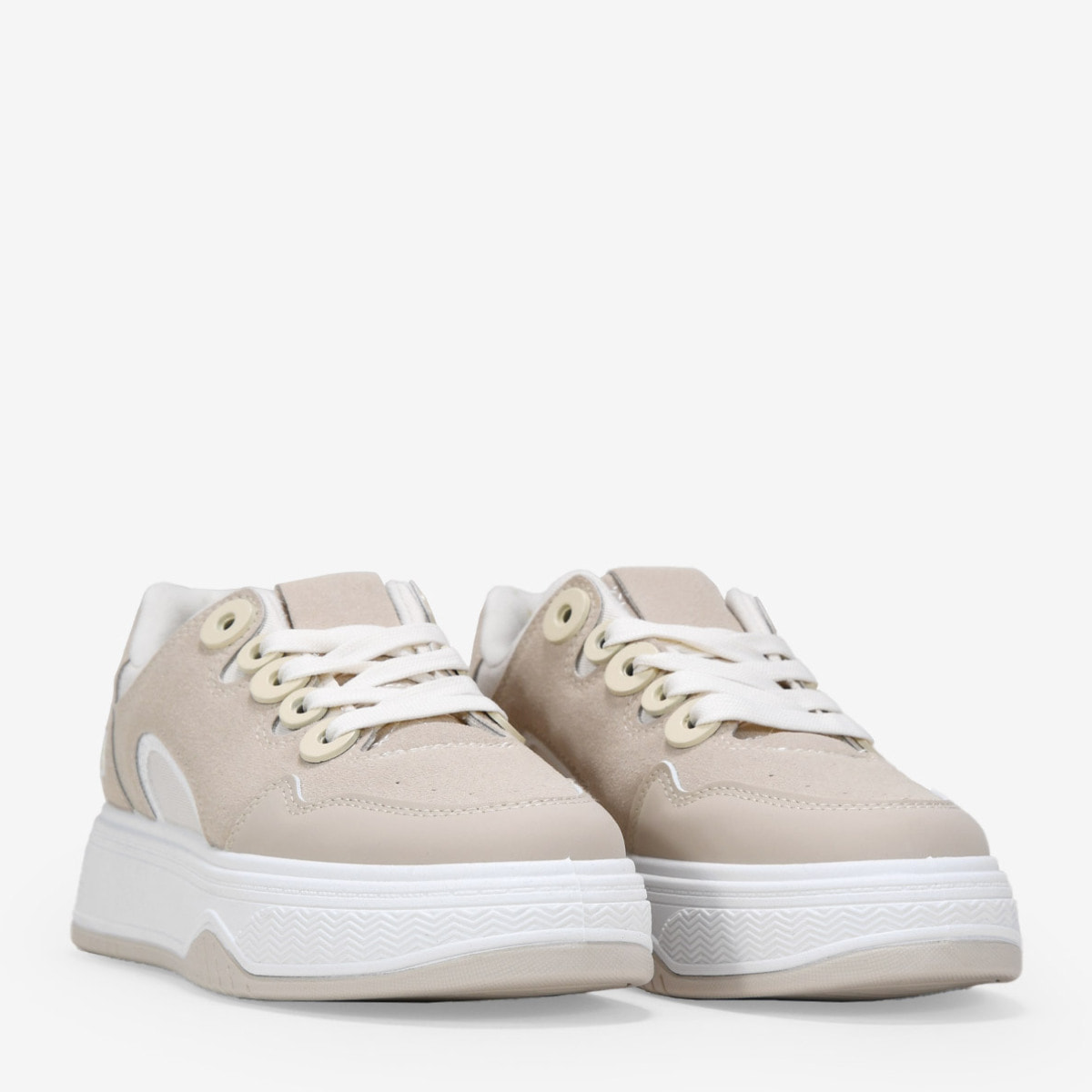 Zapatillas beige de skate con cordones y plataforma