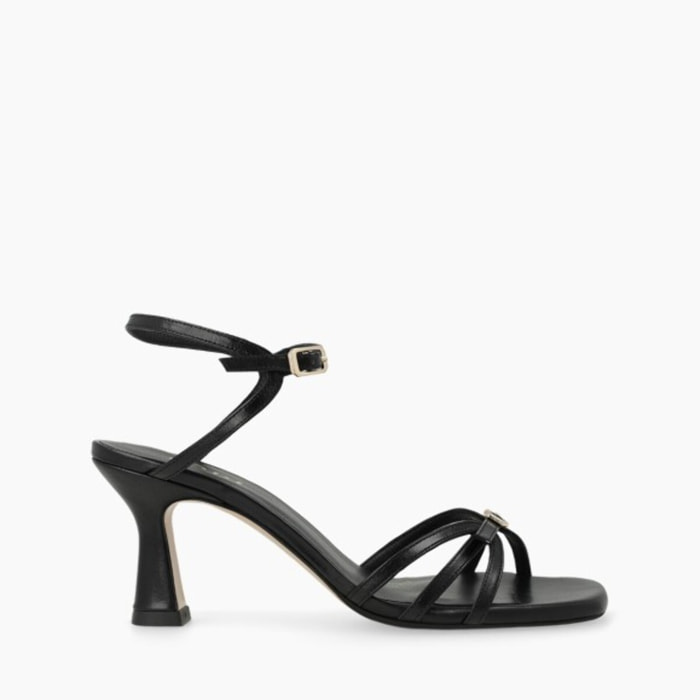 SANDALIAS NEGRAS LUKI