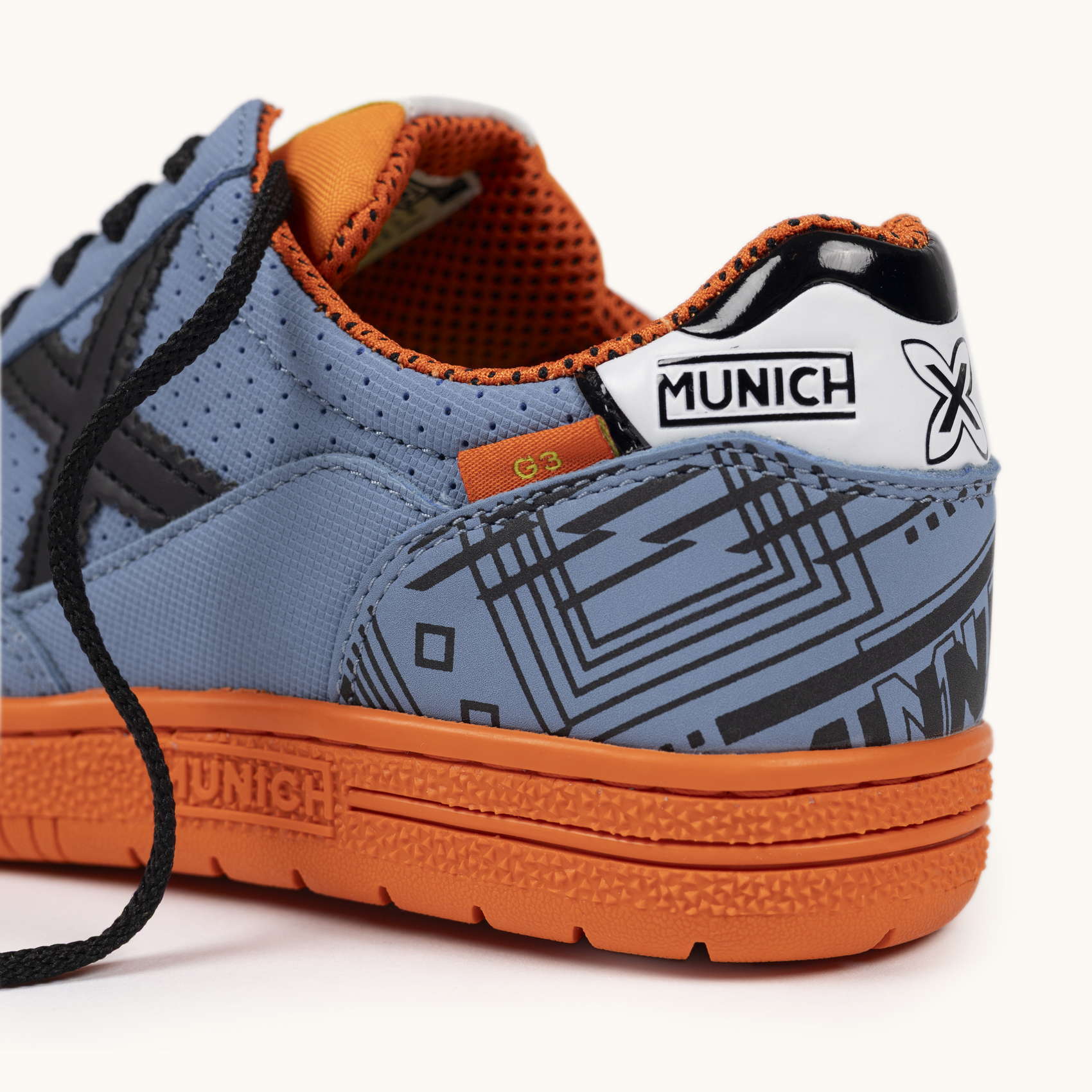 Zapatilla de Fútbol Sala Infantil Azul y Naranja MUNICH G-3 KID 449