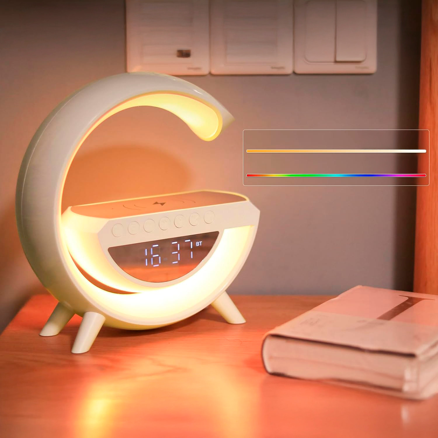 Altoparlante con caricatore wireless da 15W, 13 modalità diverse di illuminazione LED, funzione radio, ingressi per scheda TF e USB.