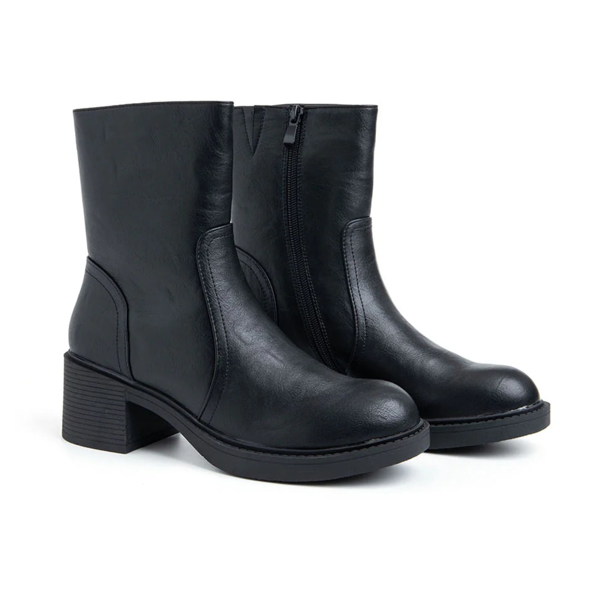 Stivaletto liscio con tacco - NERO