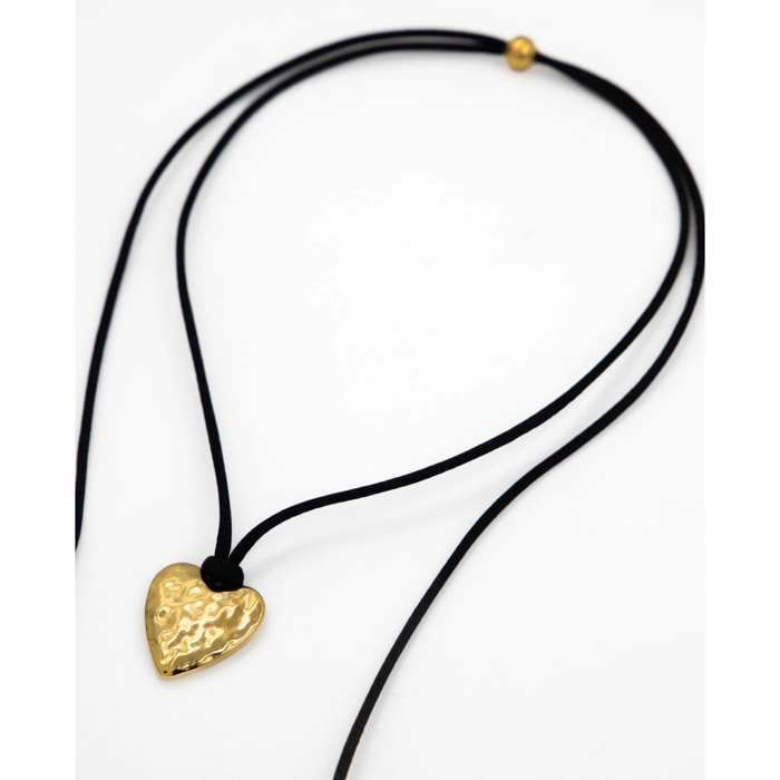 Collar de mujer con corazón
