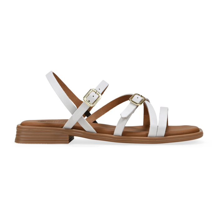 Sandalias planas blancas en piel  con doble hebilla