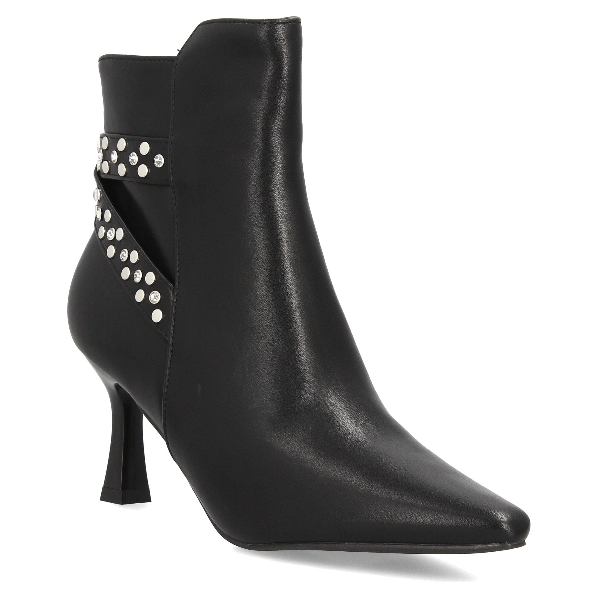 Botines elegantes con tachuelas y tacón fino