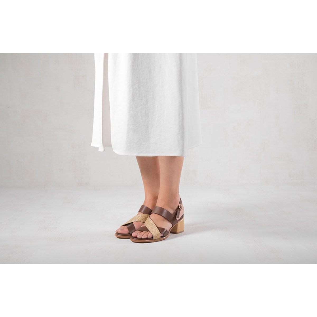 Sandalias con tacón S3141 RESTORED SKIN TAUPE / VERDISO color Taupe