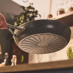 Sauteuse avec couvercle, 28 cm, Aluminium, Revêtement antiadhésif en céramique renforcée en titane