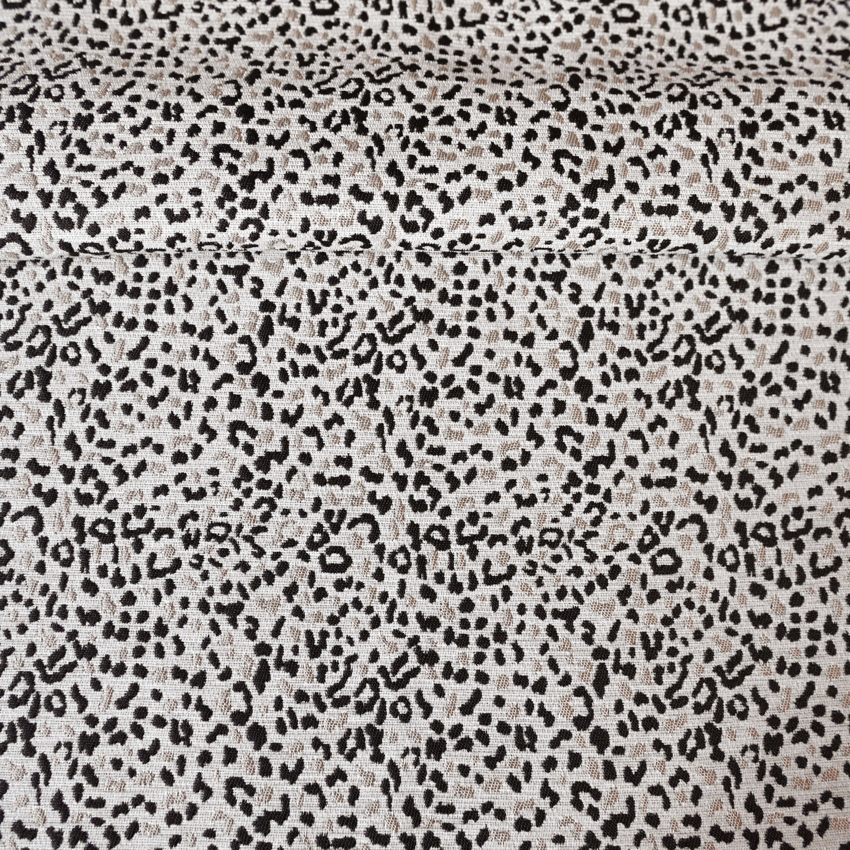 Tissu jacquard ameublement  motif panthère - Ecru