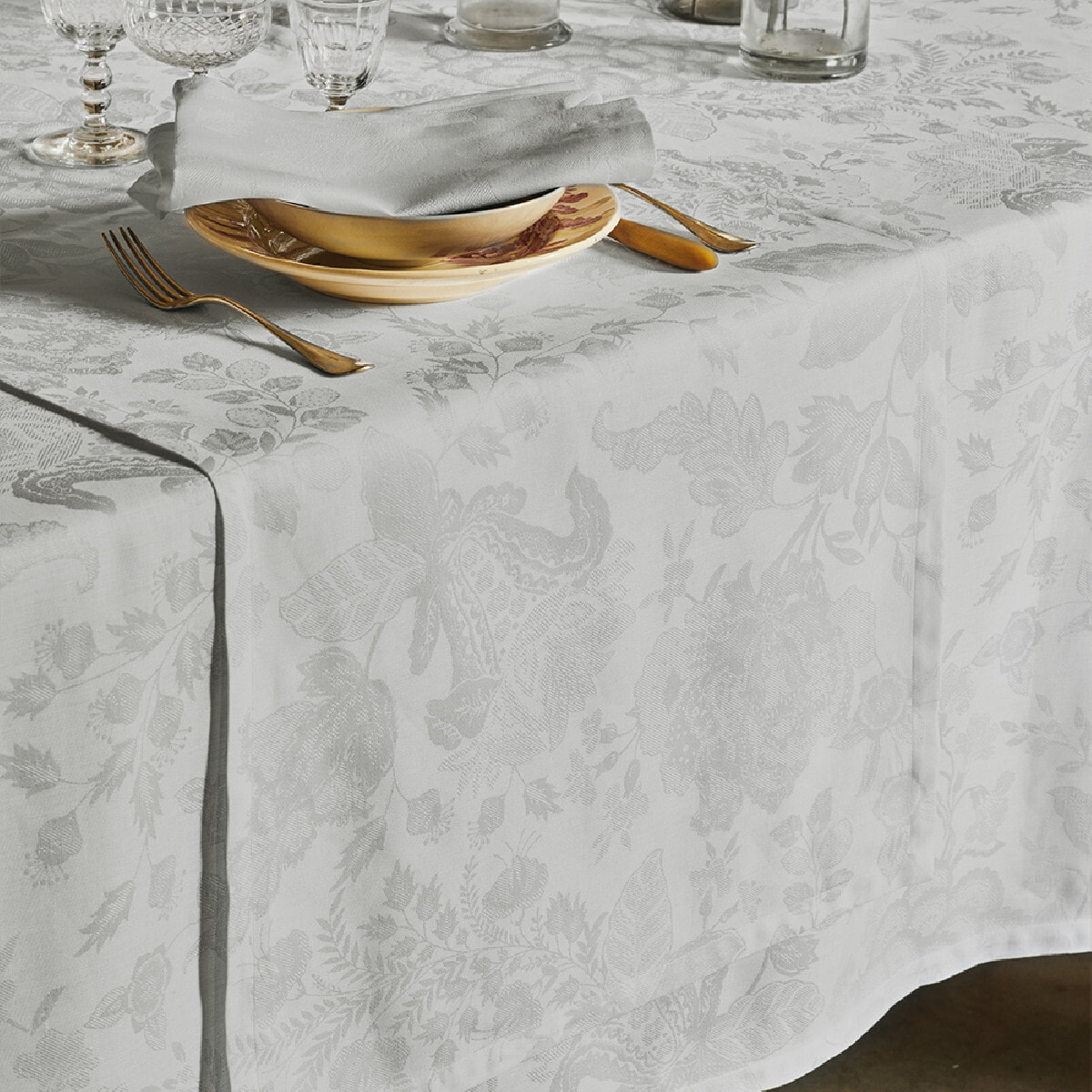 Chemin de table lin & coton anti tache motif jacquard Mille giverny opale