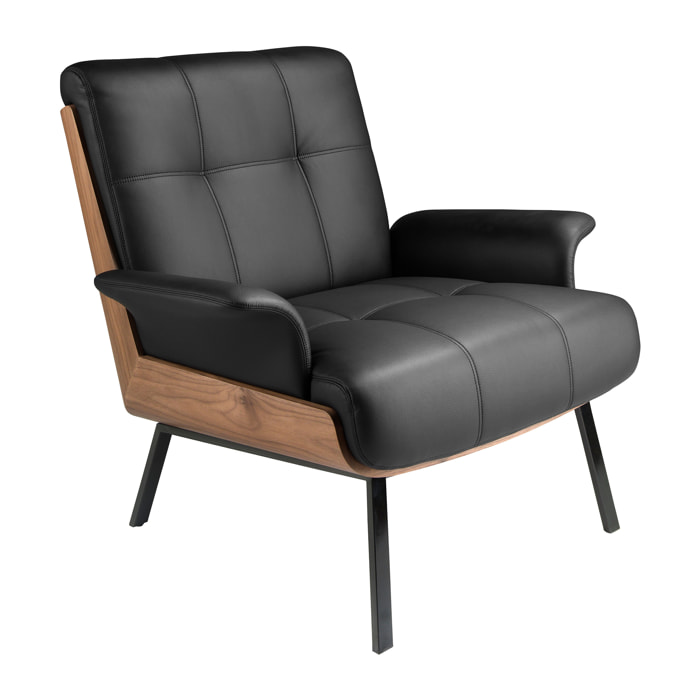 Sillón Angel Cerdá con reposabrazos con asiento y respaldo tapizados en polipiel negro detalle en madera chapada en nogal natural patas de acero inoxidable en negro 90x87x82cm