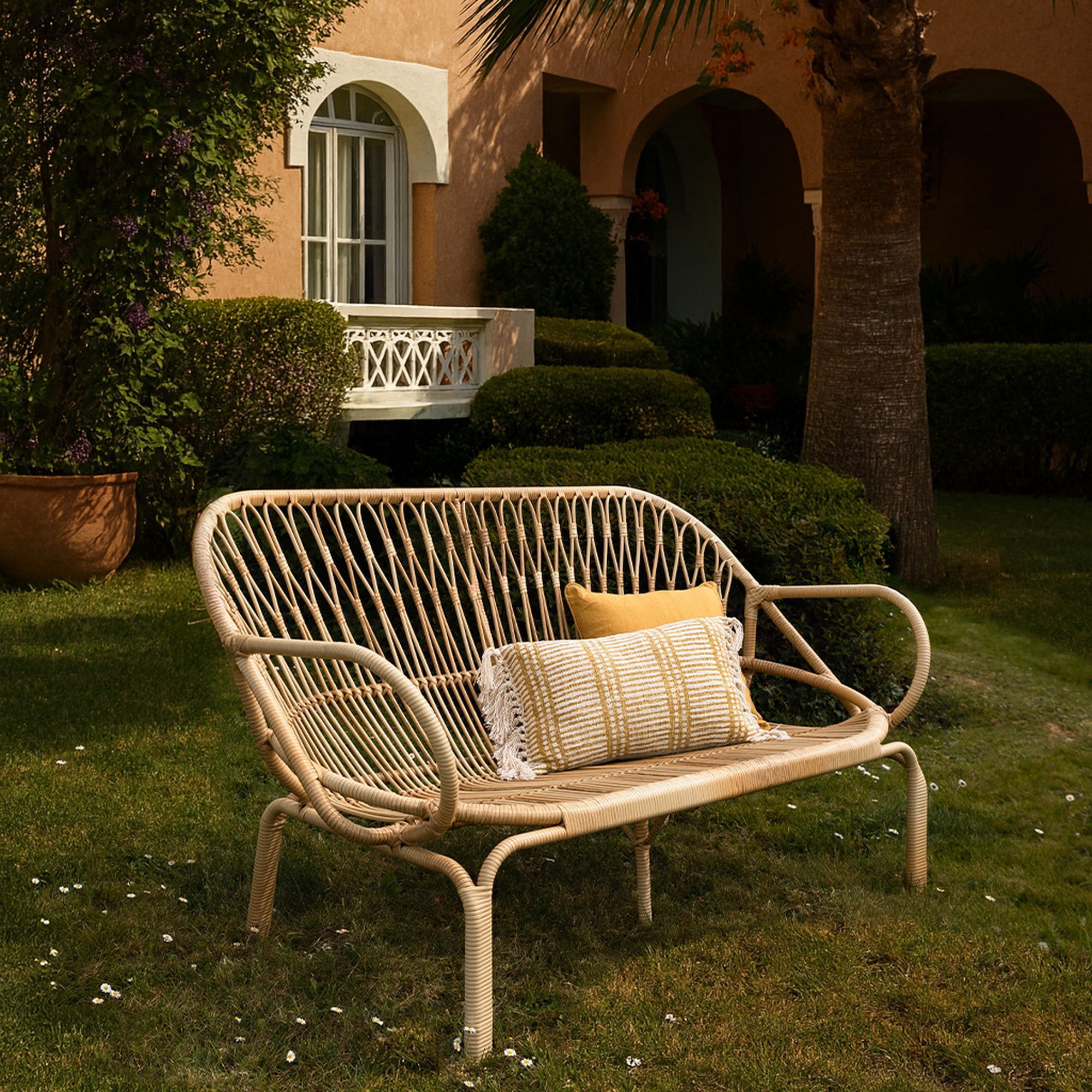 Salon de jardin 4 places en rotin tressé et métal  CAYMAN